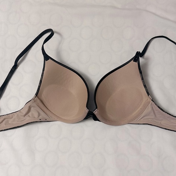 Etam Paris No. 2 plunge push-up bra, black lace, 32B - Picture 2 of 3